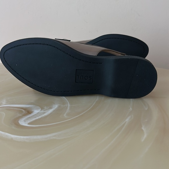 SOUL Naturalizer Womens Yeah Silver Faux Leather Penny Flat Loafers Shoes size 6 - Picture 6 of 12